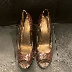Nine West open toe croc pumps